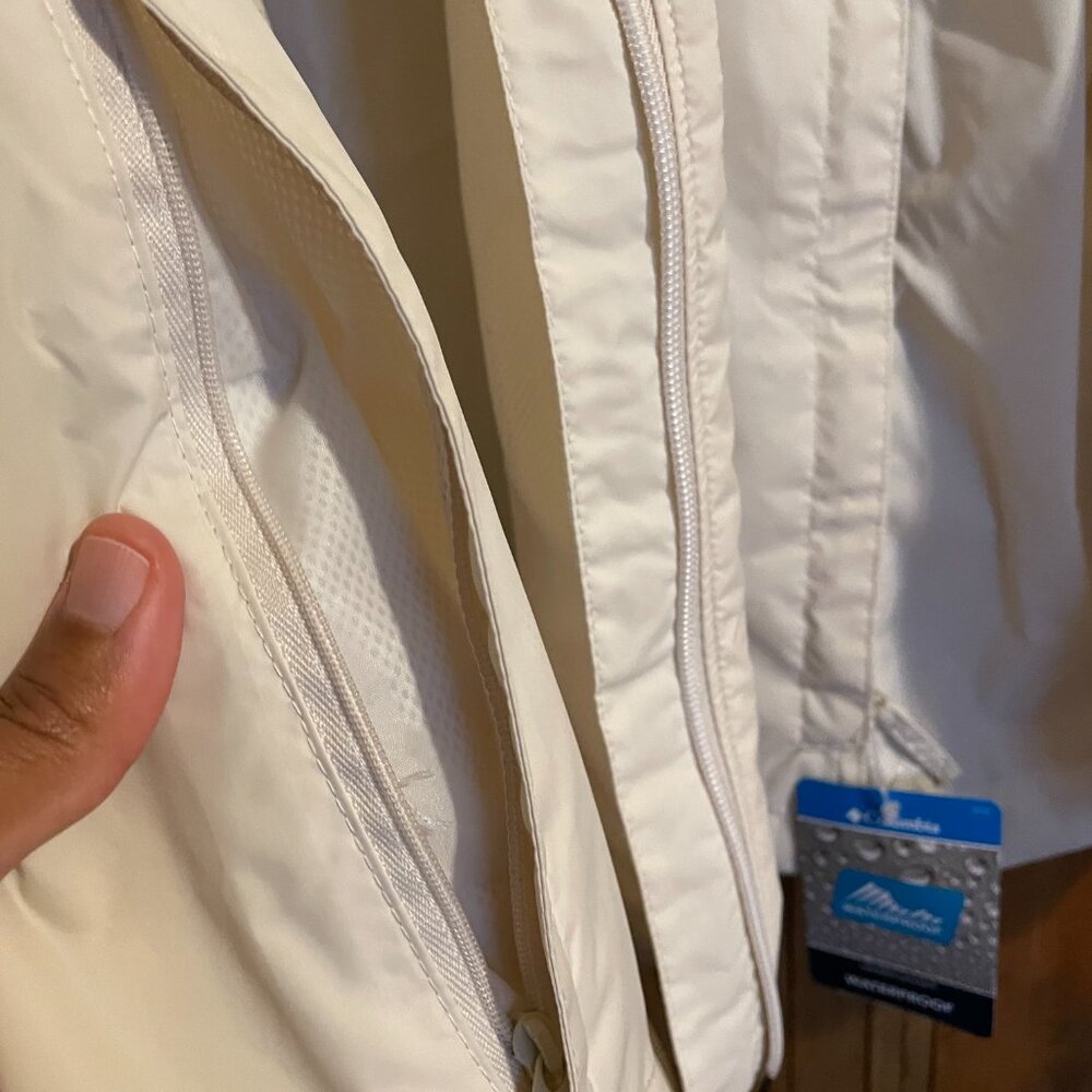 FIRM. COLUMBIA Women's Switchback Jacket. Packable HOODED Waterproof Raincoat - Picture 5 of 14